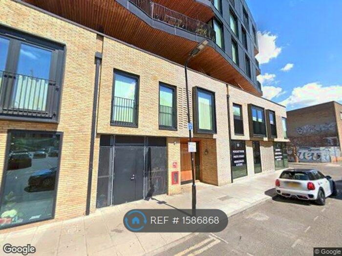 2 Bedroom Flat To Rent In Lamb Lane, London, E8