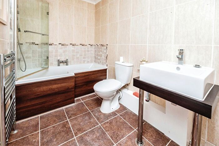 2 Bedroom Semi-Detached House For Sale In Sycamore Road, Barlby, Selby, YO8