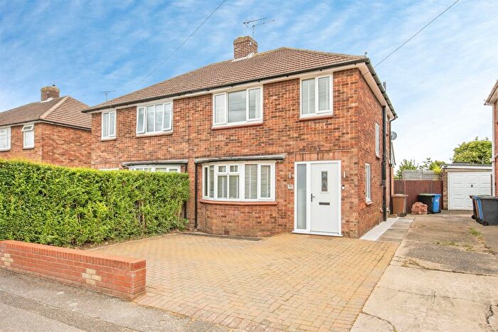 3 Bedroom Semi Detached House For Sale In Cedarcroft Road, Ipswich, IP1