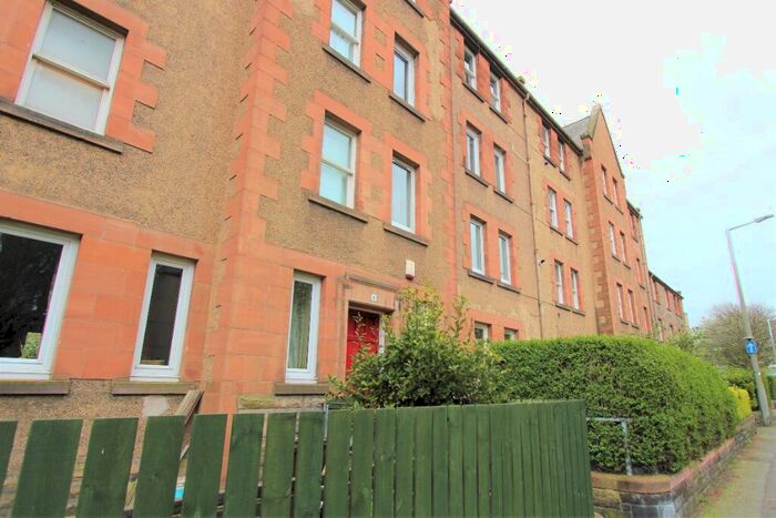 2 Bedroom Flat To Rent In South Sloan Street, Leith, Edinburgh, EH6