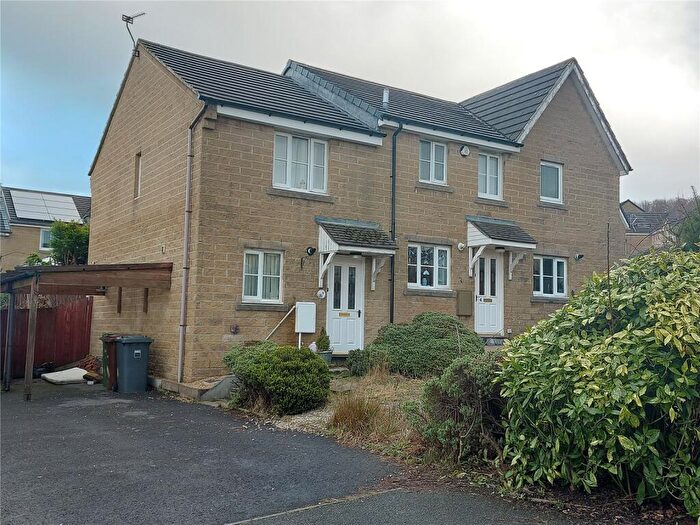 2 Bedroom Semi-Detached House To Rent In Beacon Close, Colne, BB8