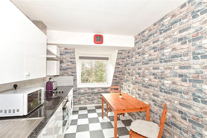 Studio For Sale In Bell Street, Reigate, Surrey, RH2