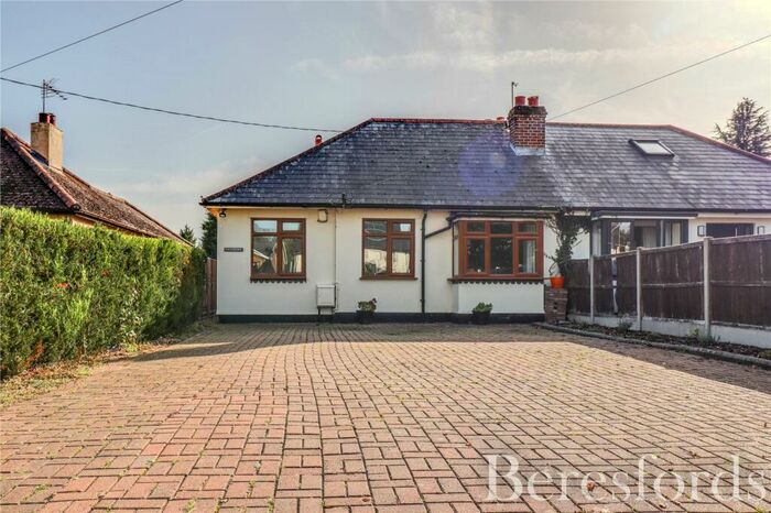 4 Bedroom Bungalow For Sale In Chelmsford Road, Hatfield Heath, CM22