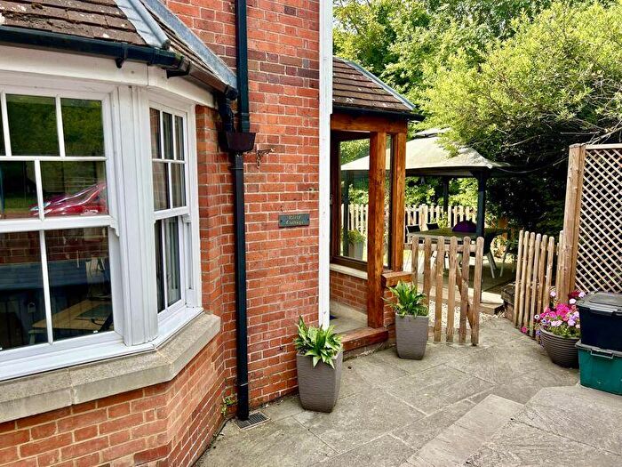 2 Bedroom End Of Terrace House For Sale In Cores End Road, Bourne End, SL8
