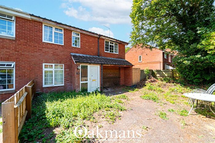 3 Bedroom Semi-detached House For Sale In Abbotswood Close, Redditch, Worcestershire, B98