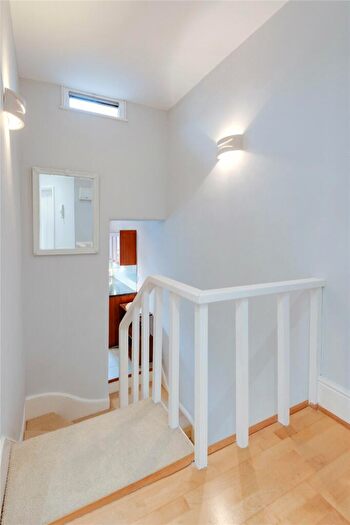 1 Bedroom Apartment To Rent In Downshire Hill, Hampstead, London, NW3