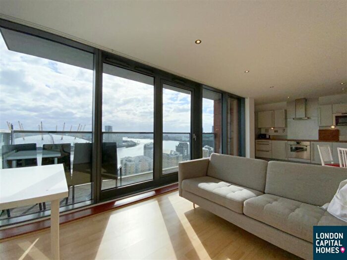 2 Bedroom Apartment To Rent In Neutron Tower, Blackwall Way, London, E14