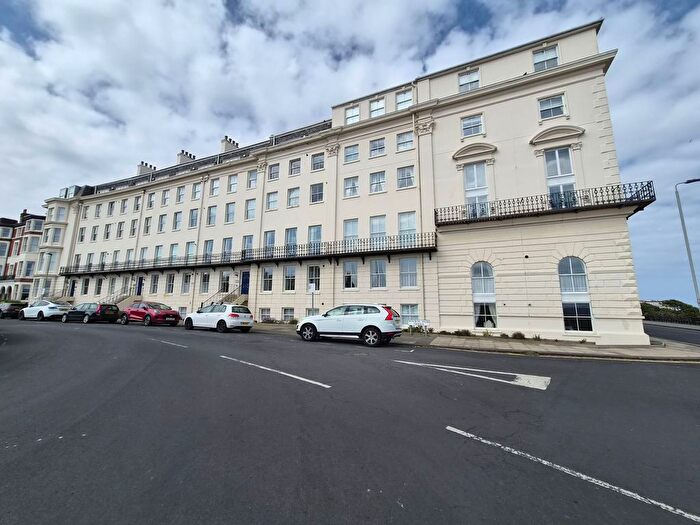 2 Bedroom Flat For Sale In Esplanade, Scarborough, YO11