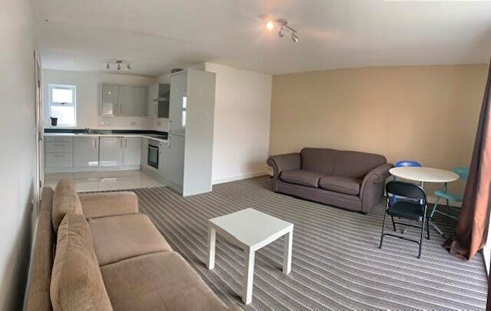3 Bedroom Apartment To Rent In Richmond Road, Cardiff(City), CF24