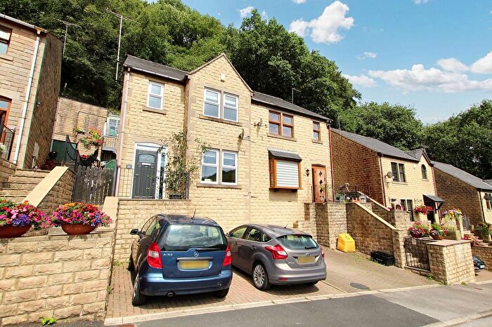 3 Bedroom Semi-Detached House For Sale In Parkside Road, Todmorden, OL14