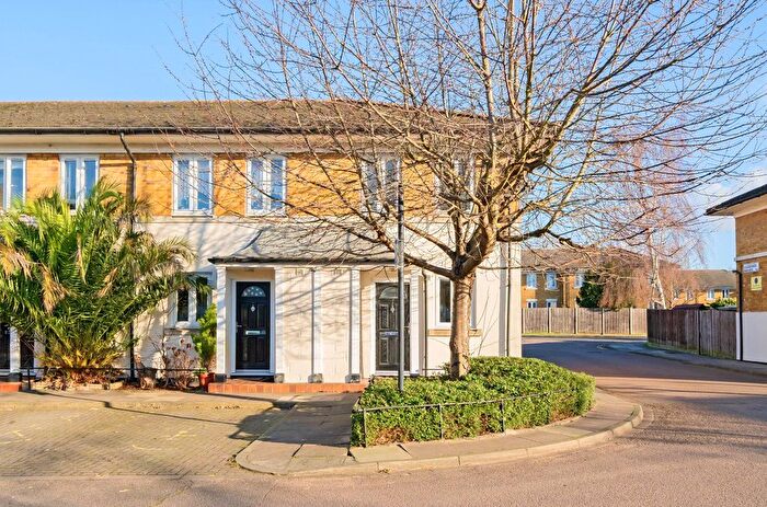 2 Bedroom Detached House To Rent In Coleridge Square, London, W13