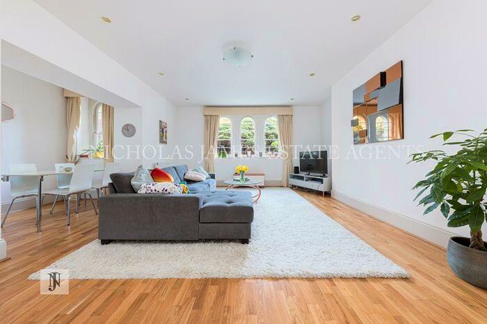 3 Bedroom Flat To Rent In Princess Park Manor, Royal Drive, N11