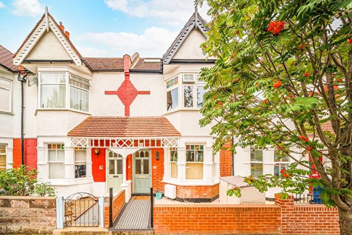 4 Bedroom Terraced House For Sale In Whitehall Road, Hanwell, W7