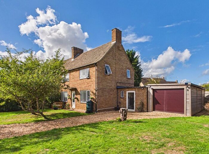 3 Bedroom Semi Detached House For Sale In New Road, Kingham, OX7