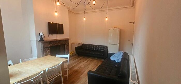 7 Bedroom Terraced House To Rent In Grove Lane, Leeds, West Yorkshire, LS6