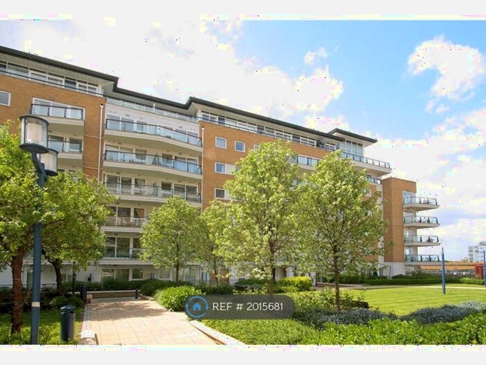 2 Bedroom Flat To Rent In Smugglers Way, London, SW18