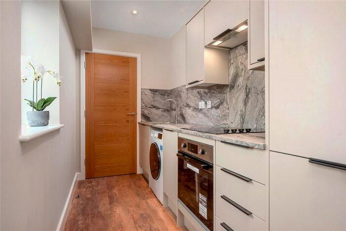 1 Bedroom Flat To Rent In Burleys Way, Leicester, LE1