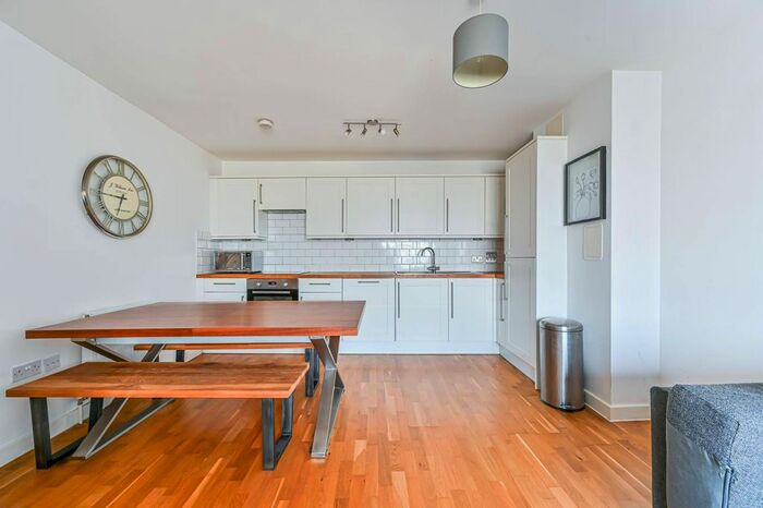 2 Bedroom Flat To Rent In Upper Tulse Hill, Brixton Hill, London, SW2