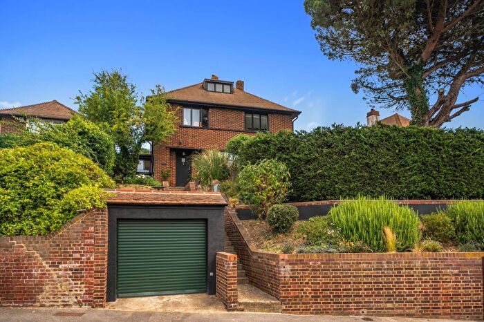 3 Bedroom Detached House For Sale In Broom Hill Road, Strood, Rochester, Kent., ME2