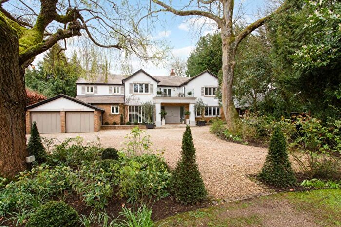 6 Bedroom Detached House For Sale In Ferry Lane, Marlow, Buckinghamshire, SL7