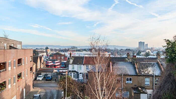 1 Bedroom Flat For Sale In Poppy Drive, London, EN3