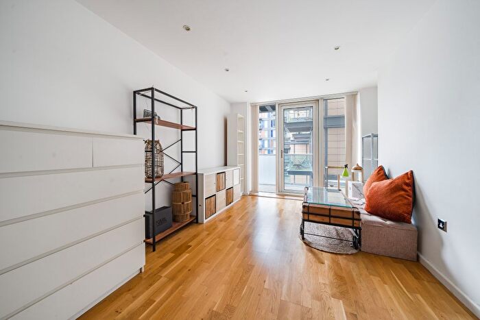 2 Bedroom Flat To Rent In Millharbour, London, E14