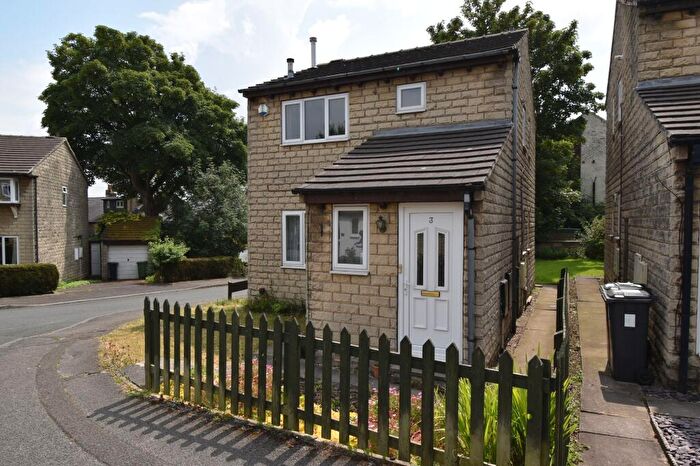 2 Bedroom Apartment To Rent In Portland Close, Lindley, HD3
