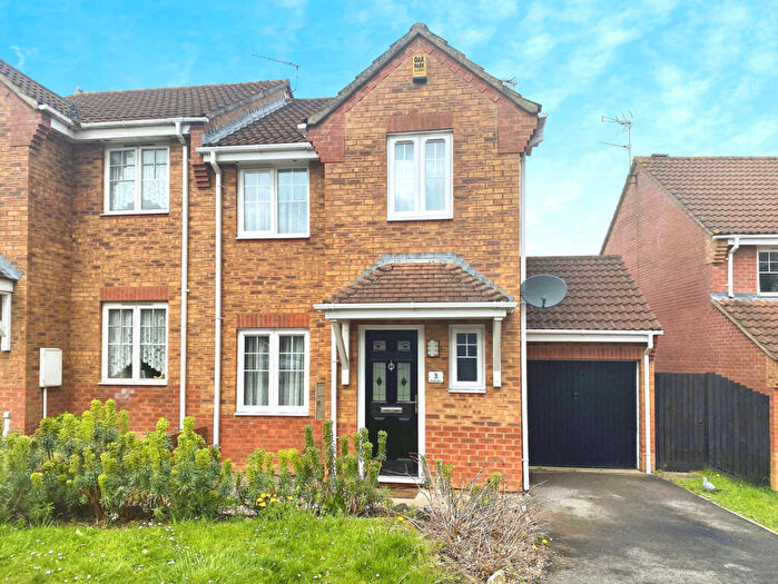 3 Bedroom Semi-Detached House To Rent In Shipley Mow, Emersons Green, Bristol, BS16