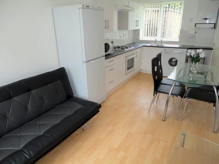 5 Bedroom Property To Rent In Roman Way, Edgbaston, Birmingham B15