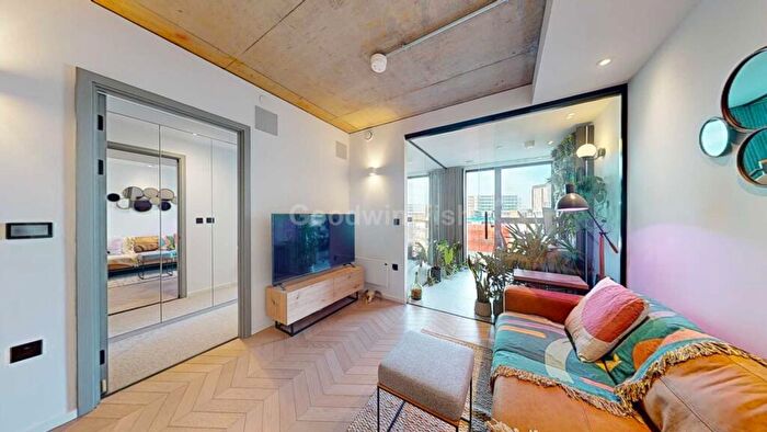 1 Bedroom Apartment For Sale In F Spinners Way, Castlefield, M15