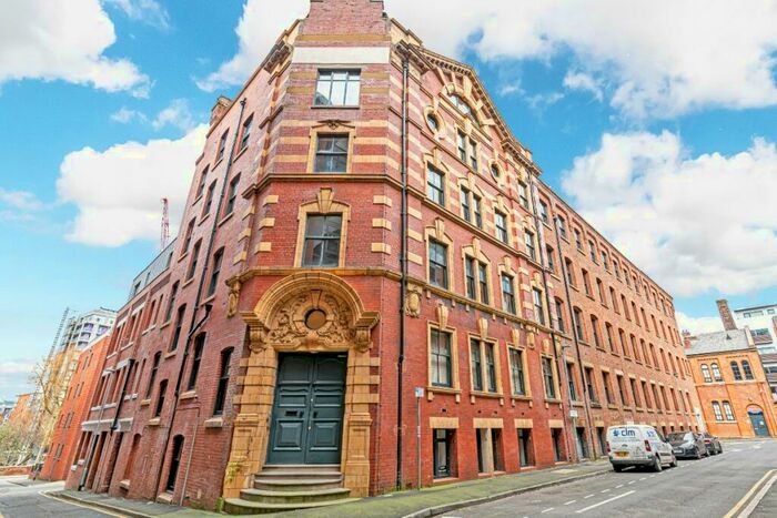 2 Bedroom Apartment To Rent In Flat, Printing Press House, School Street, M4