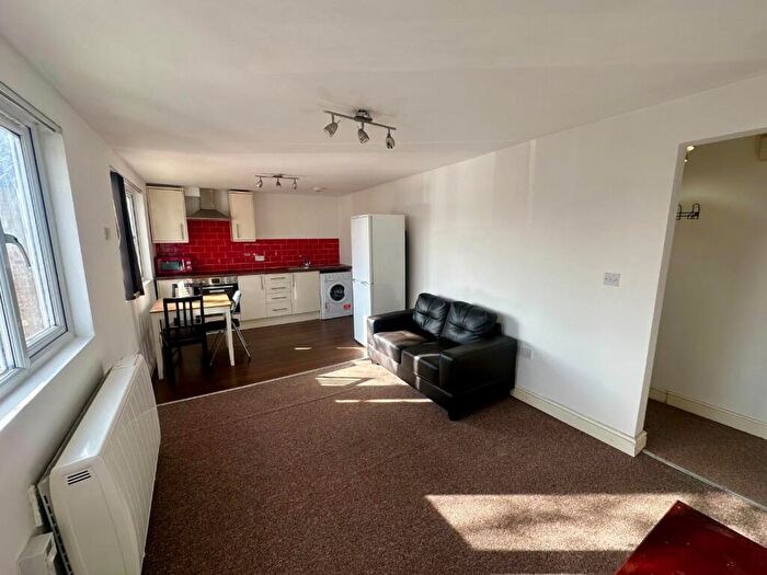 Flat To Rent In Gladstone Avenue, Loughborough, LE11
