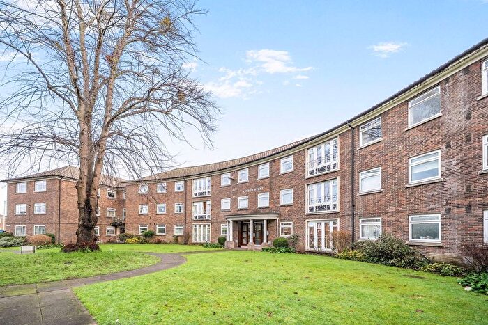 2 Bedroom Flat For Sale In Lynden Hyrst, East Croydon, Croydon, CR0