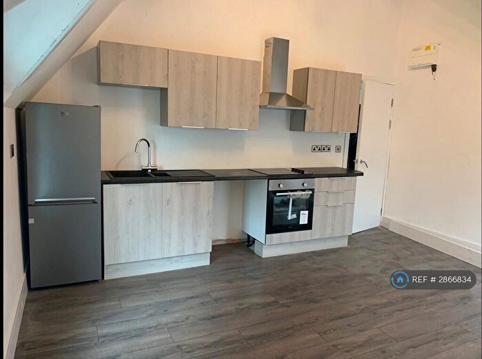 1 Bedroom Flat To Rent In Lincoln Grove, Manchester, M13