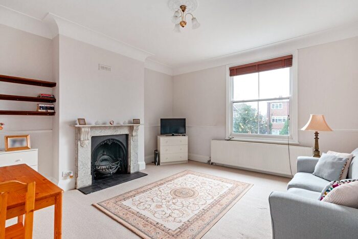 2 Bedroom Flat For Sale In Spencer Road, Grove Park, Chiswick, W4