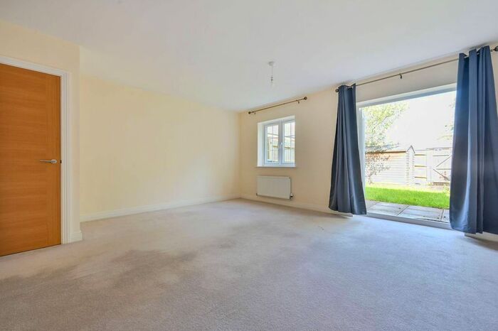 4 Bedroom Detached House To Rent In Brookwood, Brookwood, Woking, GU21