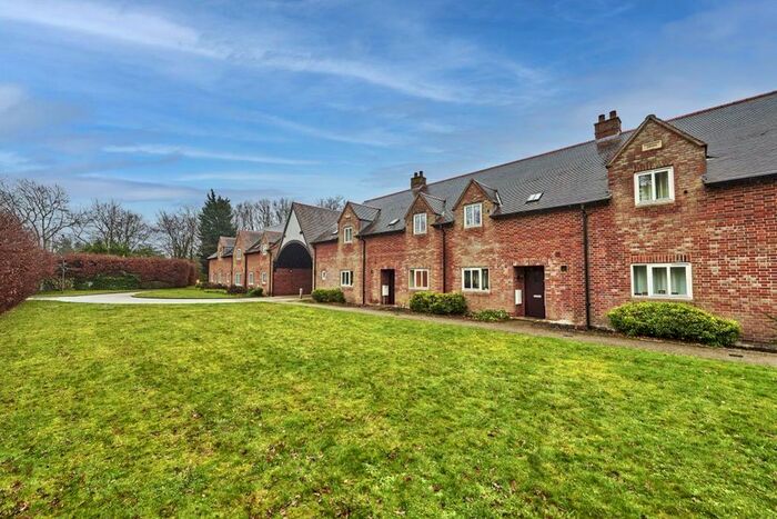 3 Bedroom Property To Rent In Manor Close, Harpenden, Hertfordshire AL5