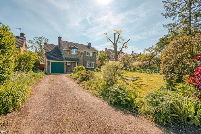 4 Bedroom Detached House For Sale In Church Road, Cotton, IP14