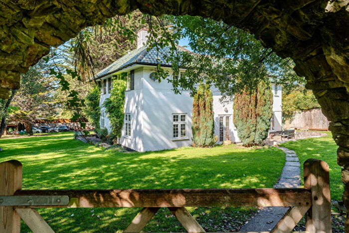 5 Bedroom Detached House For Sale In Main Road, Brockley, BS48