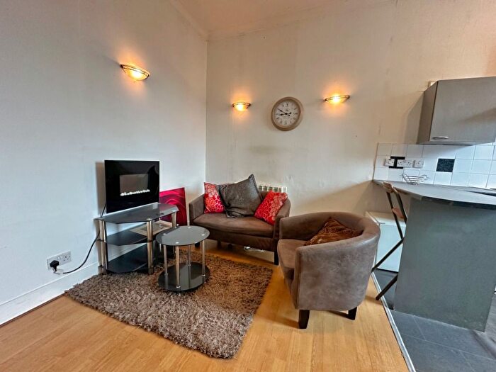 2 Bedroom Flat To Rent In Powis Terrace, Powis, Aberdeen, AB25