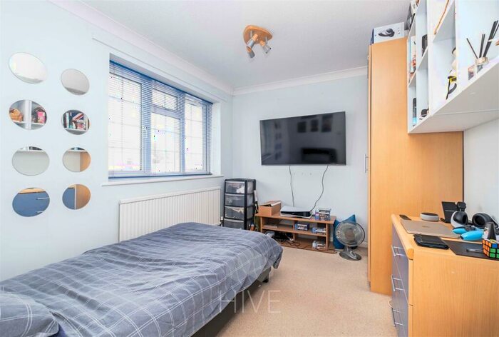 3 Bedroom Terraced House For Sale In Heather Close, Throop, Bournemouth, BH8
