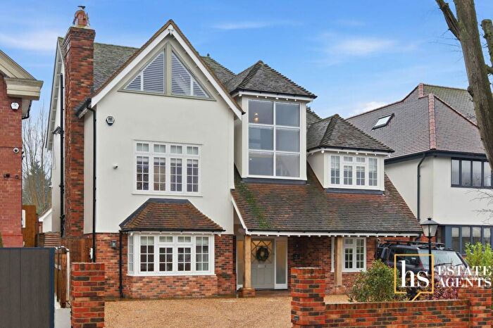 5 Bedroom Detached House For Sale In South Weald Road, Brentwood, CM14