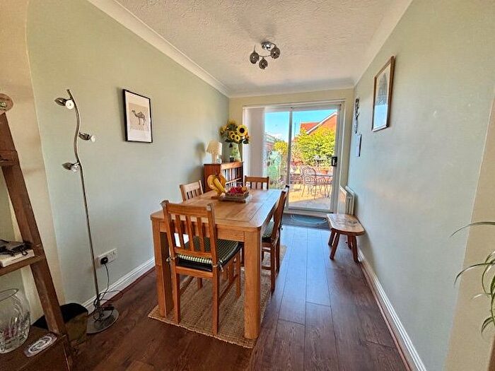 3 Bedroom Detached House For Sale In Grafton Road, Selsey, PO20