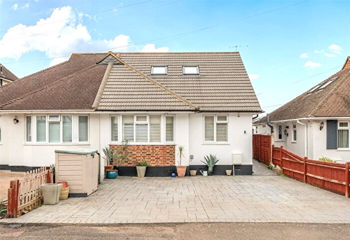 3 Bedroom Bungalow For Sale In Grafton Road, Worcester Park, Surrey, KT4