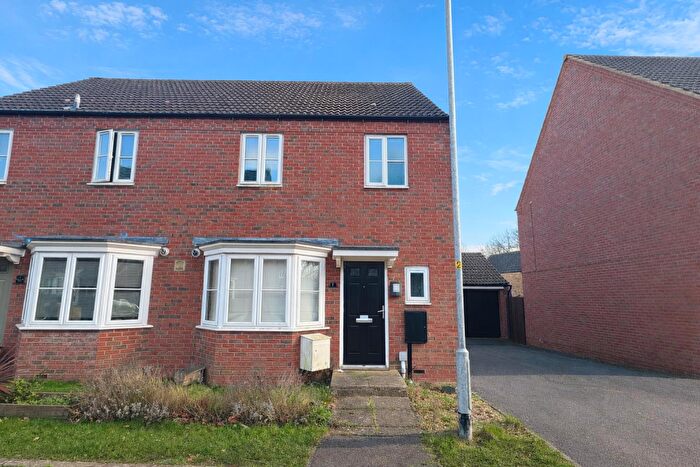 3 Bedroom House To Rent In Dewar Close, Corby, NN17