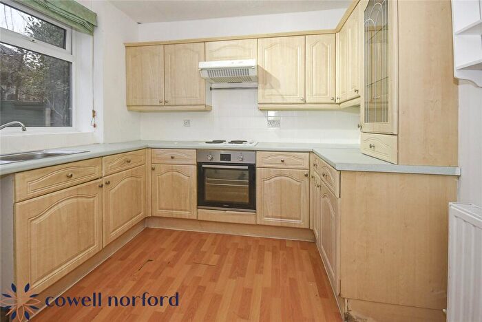 2 Bedroom Bungalow For Sale In Bedford Avenue, Shaw, Oldham, Greater Manchester, OL2