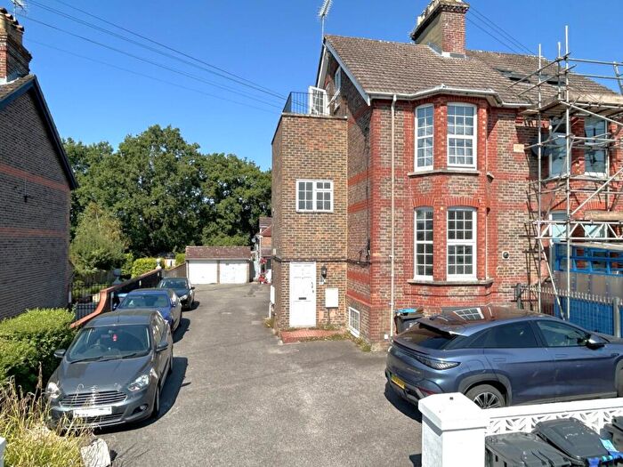 1 Bedroom Apartment For Sale In Haywards Road, Haywards Heath, RH16