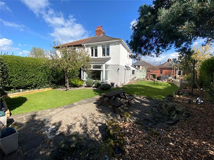 3 Bedroom Semi Detached House For Sale In Hawthorn Gardens, Ryton, Tyne And Wear, ., NE40