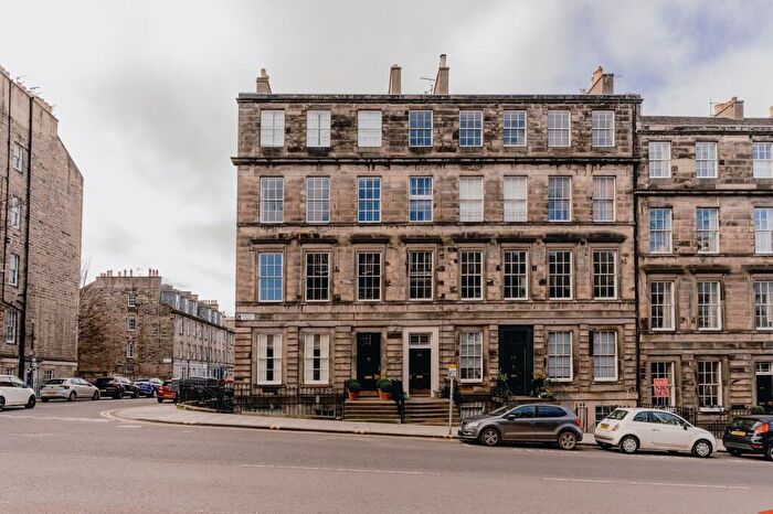 2 Bedroom Flat For Sale In Dundas Street, Edinburgh, EH3