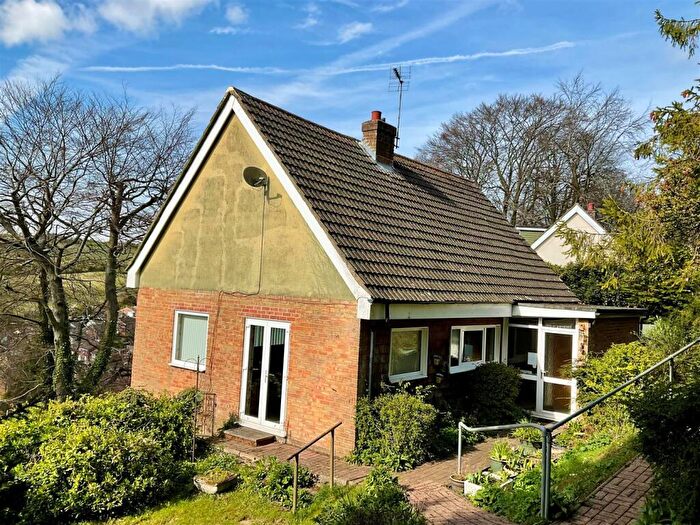 4 Bedroom Detached House For Sale In The Avenue, Temple Ewell, CT16